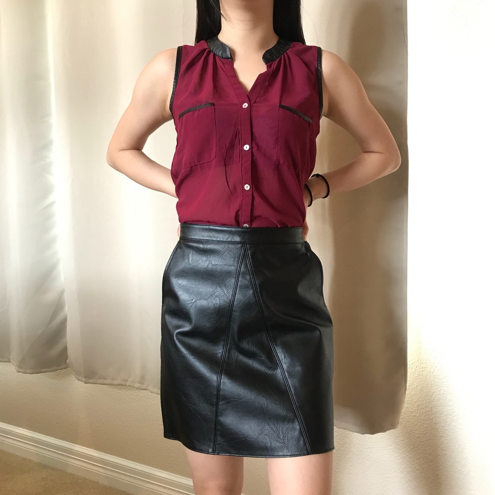 Chloe K maroon sleeveless top